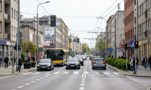 Utrudnienia w ruchu na ul. Władysława IV w Gdyni z powodu awarii sieci wodociągowej
